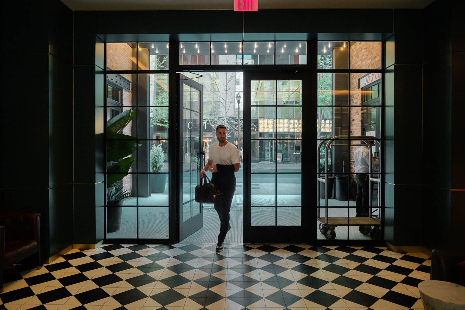 Guest walking through the Dream Nashville entrance